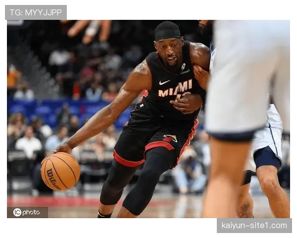 热火延续传统防守文化，阿德巴约高位策应与团队协防巩固附加赛席位